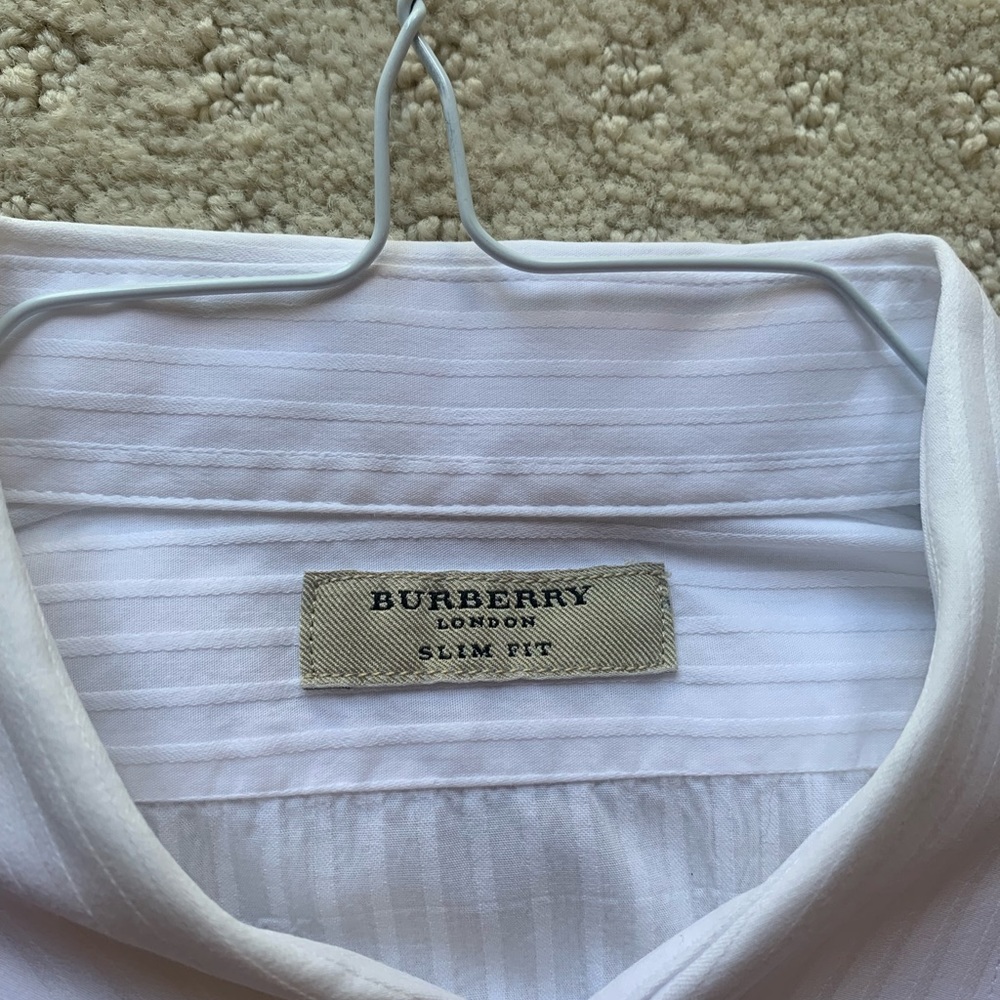 Men’s Burberry short sleeve button up - Picture 2 of 9